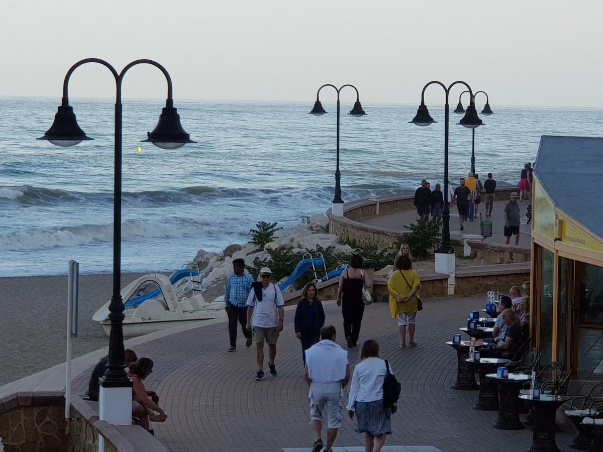 Lujoso Estudio Frontal Al Mar 托雷莫利诺斯 外观 照片